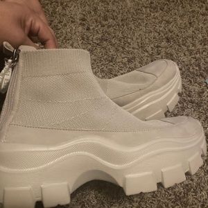 Chunky sneakers